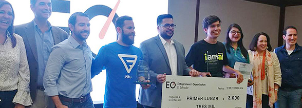 Julio Abrego y Gabriela Torres obtienen primer y tercer lugar en el Premio Estudiante Emprendedor El Salvador