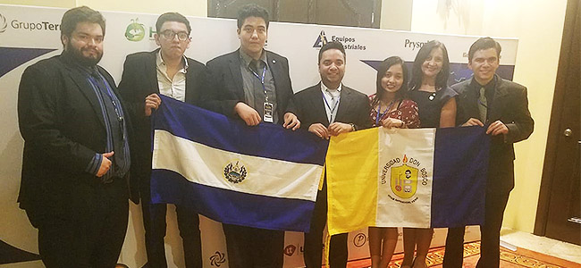 Estudiantes de ingeniería presentes en CONESCAPAN 2018 