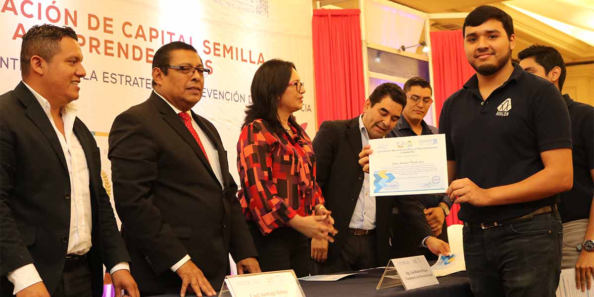 Dirección de Emprendimiento e Innovación UDB impulsa a que nuestros alumnos emprendan sus ideas 