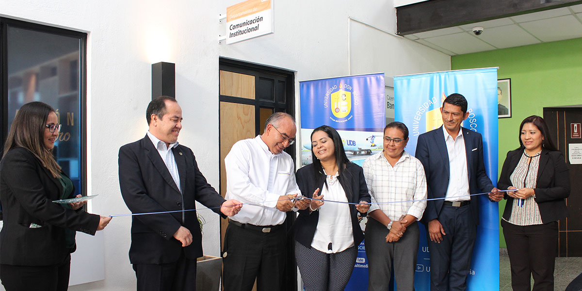 Departamento de Comunicación Institucional abre el 2019 con moderno espacio sostenible 