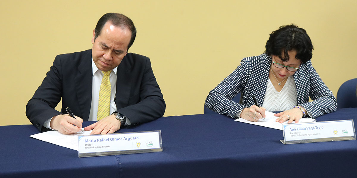 UDB y BFA firman acuerdo para promover la educación financiera y formación profesional 