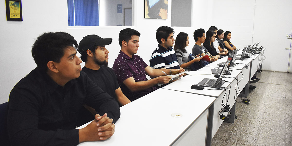 Cisco Networking Academy reconoce a la UDB por 20 años de formación en tecnología 
