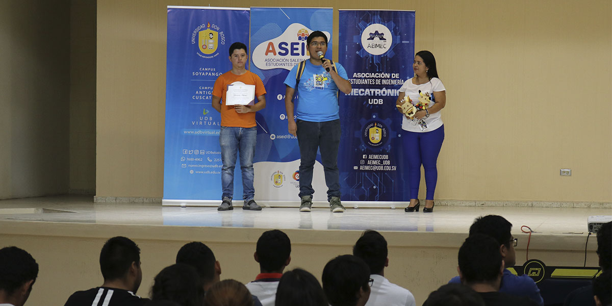 Alumno UDB participó en campeonato Mundial de Pokémon 2019 