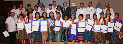 Docentes reciben formación en lengua Náhuat-Pipil