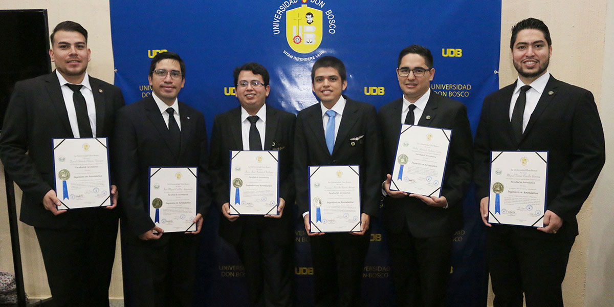 UDB gradúa a primeros Ingenieros en Aeronáutica del país 