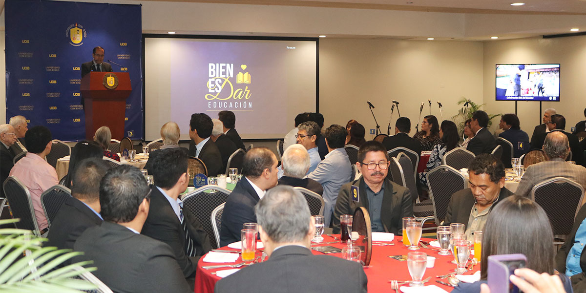 UDB realiza cuarta cena benéfica “Bien es dar educación” 