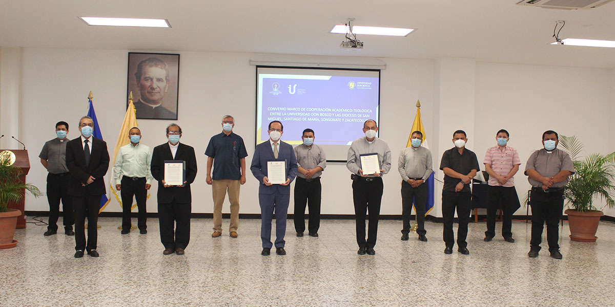 Universidad Don Bosco y diversas diócesis del país renuevan acuerdo para la formación en teología 