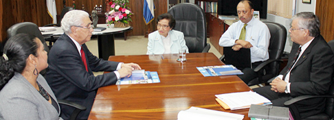 UDB y Ministerio de Salud firman convenio de cooperación