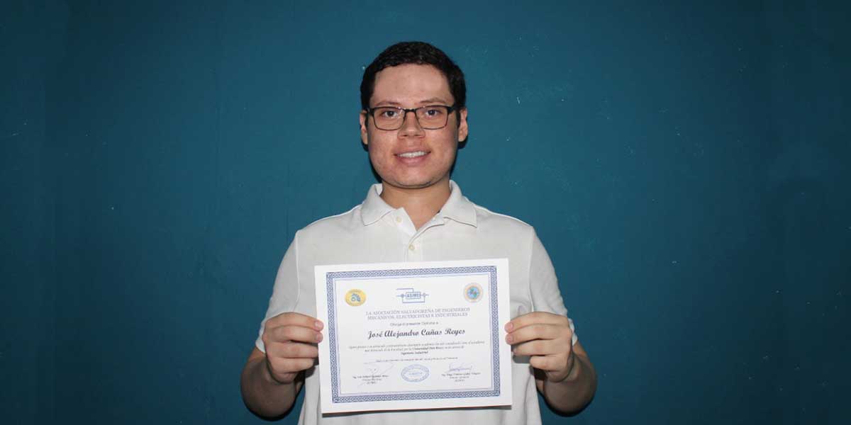 Estudiante de Ingeniería Industrial de la UDB obtiene premio ASIMEI 2021 