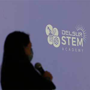 Universidad Don Bosco y DELSUR lanzan programa para reducir la brecha de género 