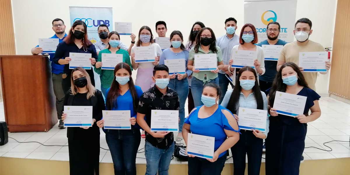 Nueva cohorte del Diplomado en Orientación Laboral es formada por Proyección Social 