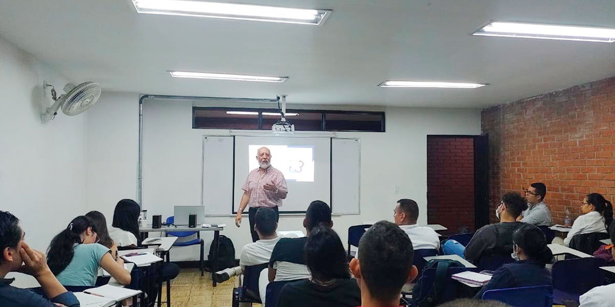 Decano de Ingeniería participa en espacios de internacionalización en Colombia y Honduras 
