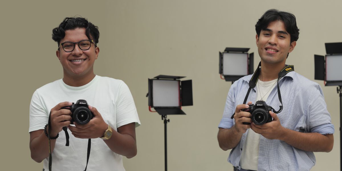 Fotografías estudiantes de la Escuela de Comunicación fueron expuestas en Bruselas 