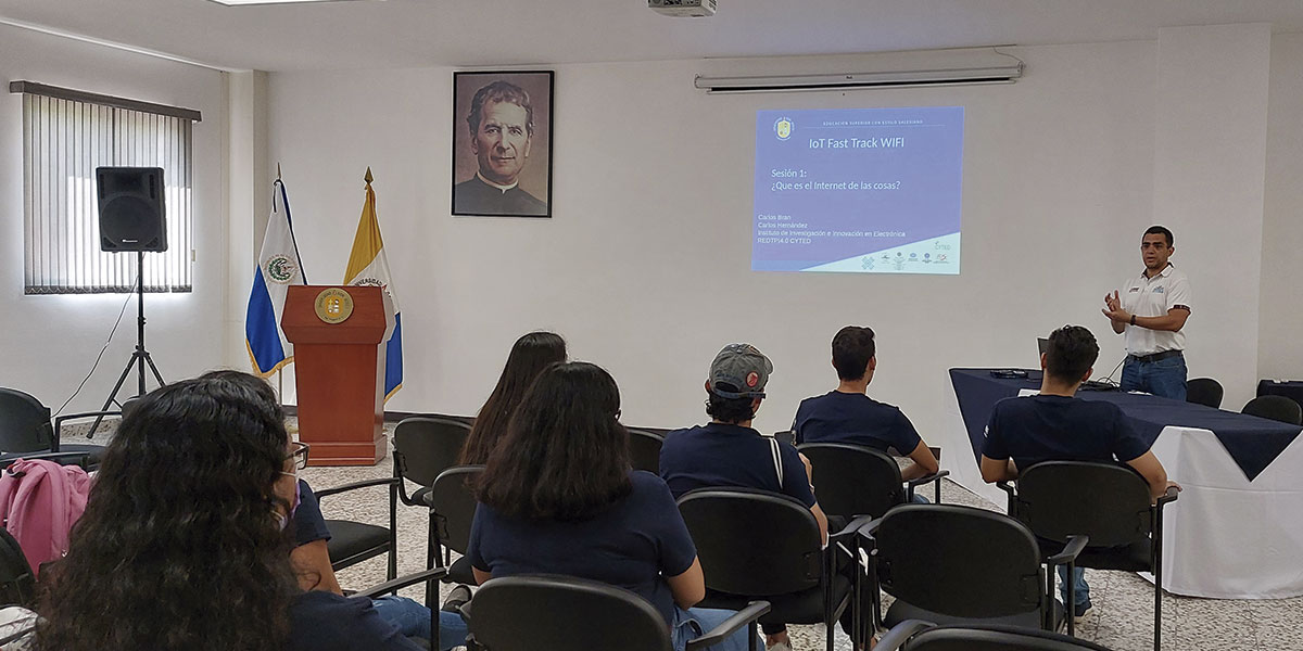 Rama Estudiantil IEEE UDB celebra IEE Day y 25 años de fundación 