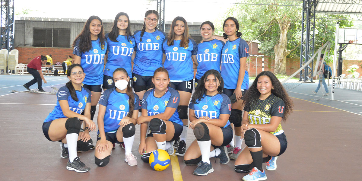 Selección femenina de voleibol de la UDB triunfa en la competición ANAES 2022 