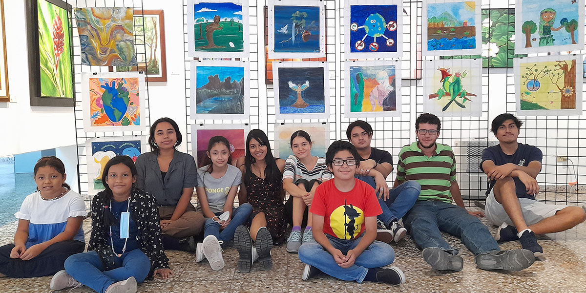 Pinturas realizadas por los alumnos del taller de pintura UDB formará parte del mosaico más grande del mundo 