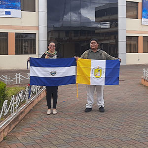 Delegación de la Escuela de Biomédica de la UDB participan en actividades académicas en Ecuador 