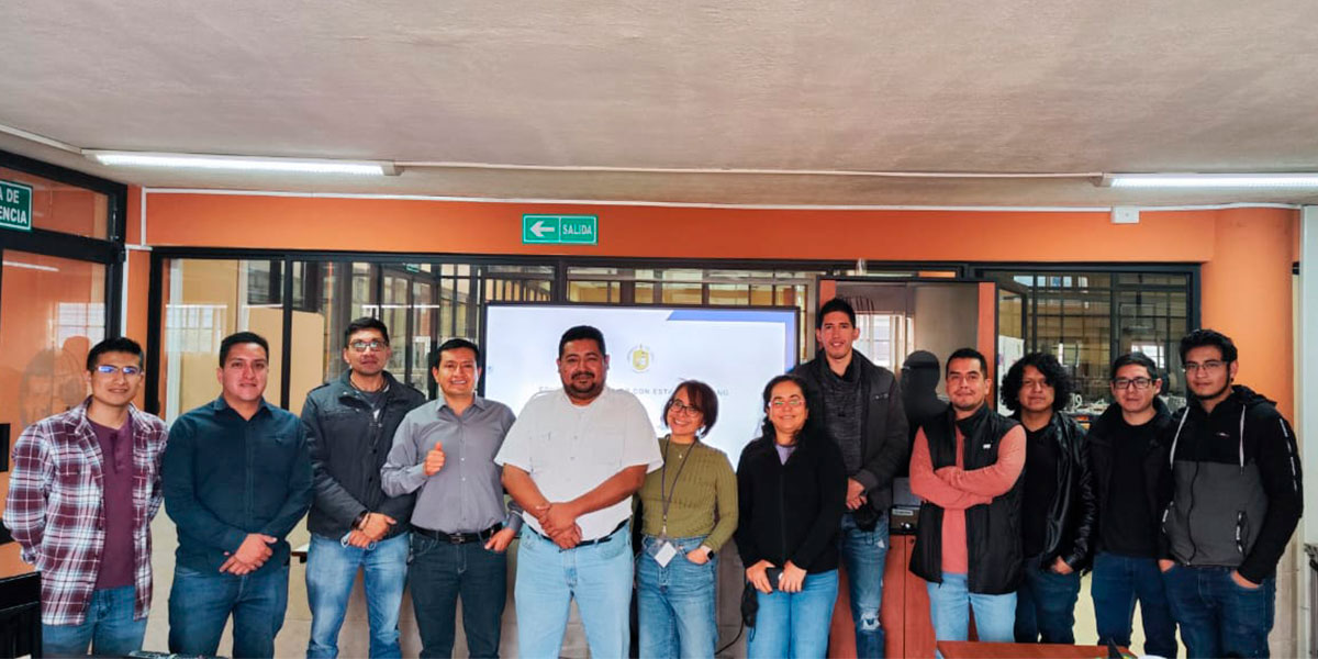 Docente investigador realiza estancia de investigación en Ecuador 