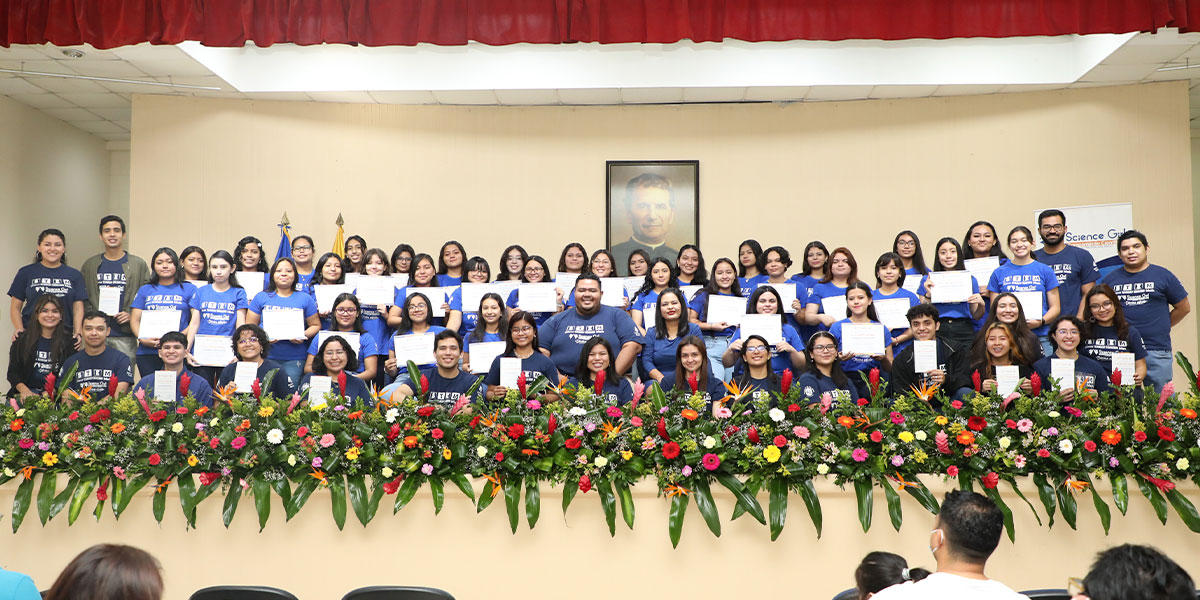 UDB clausuró décima edición del programa Science Girl Camp 