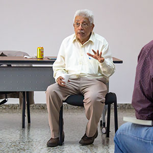 Comunidad Educativa compartió con escritor salvadoreña en la primera sesión del año del Club de Lectura B612 de la UDB 