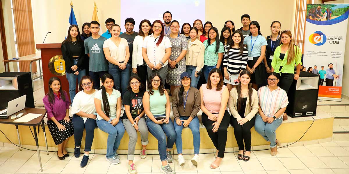 Escuela de Idiomas y Educación inauguró el Diplomado de Inserción y Orientación Vocacional 