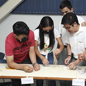 Escuela de Idiomas y Educación inaugura diplomado formativo en habilidades para la vida para estudiantes de bachillerato 