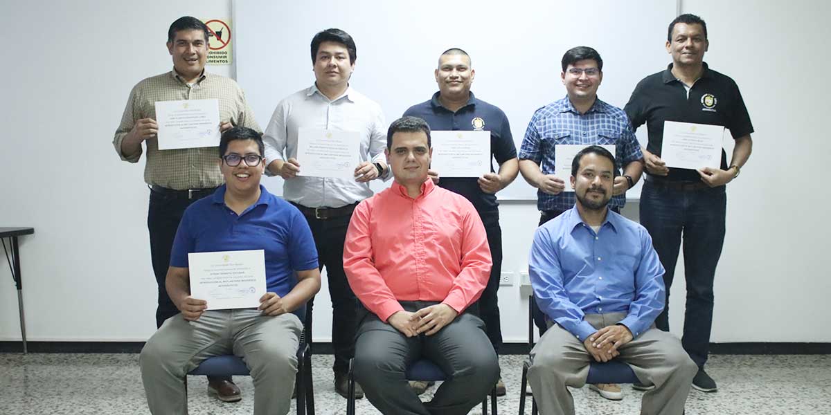 Docentes de la Facultad de Aeronáutica culminan diplomado en MatLab 