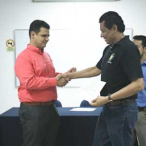 Docentes de la Facultad de Aeronáutica culminan diplomado en MatLab 
