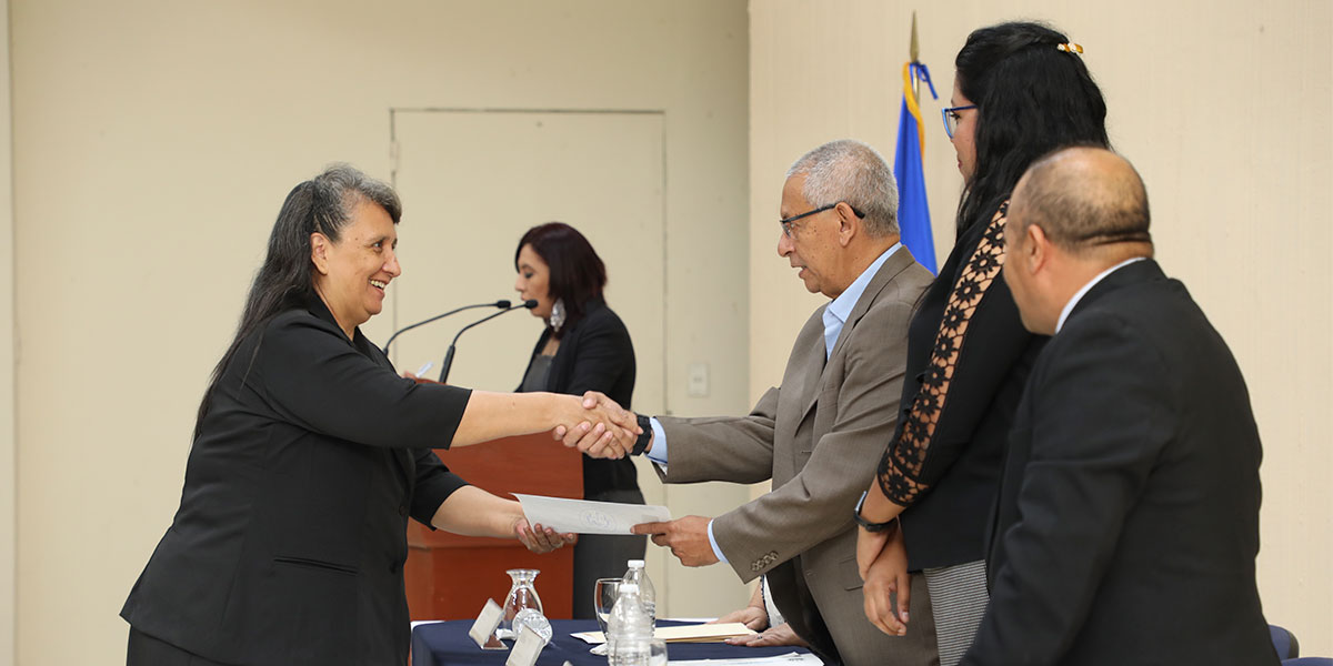 Ministerio de Educación y Universidad Don Bosco gradúan a estudiantes del bachillerato virtual con modalidad flexible 