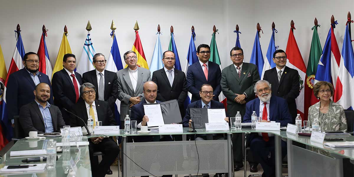 CIESCE y Organización de Estados Iberoamericanos firman convenio de cooperación 