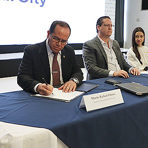 Universidad Don Bosco firma convenio para contribuir al desarrollo aeronáutico en la región 