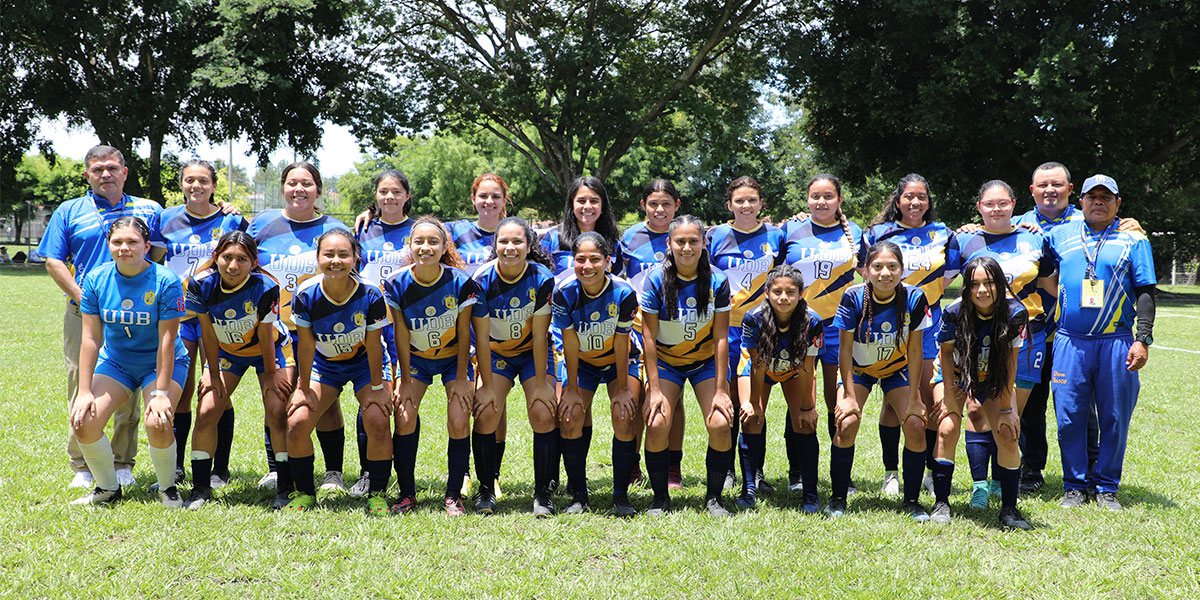 Selección de fútbol femenino de la UDB se coronó subcampeona de la Liga Deportiva Universitaria ANADES 