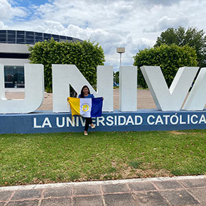 Evelyn Rojas: “El compromiso de cualquier docente que realiza una movilidad internacional es establecer redes de contacto y nuevos proyectos” 