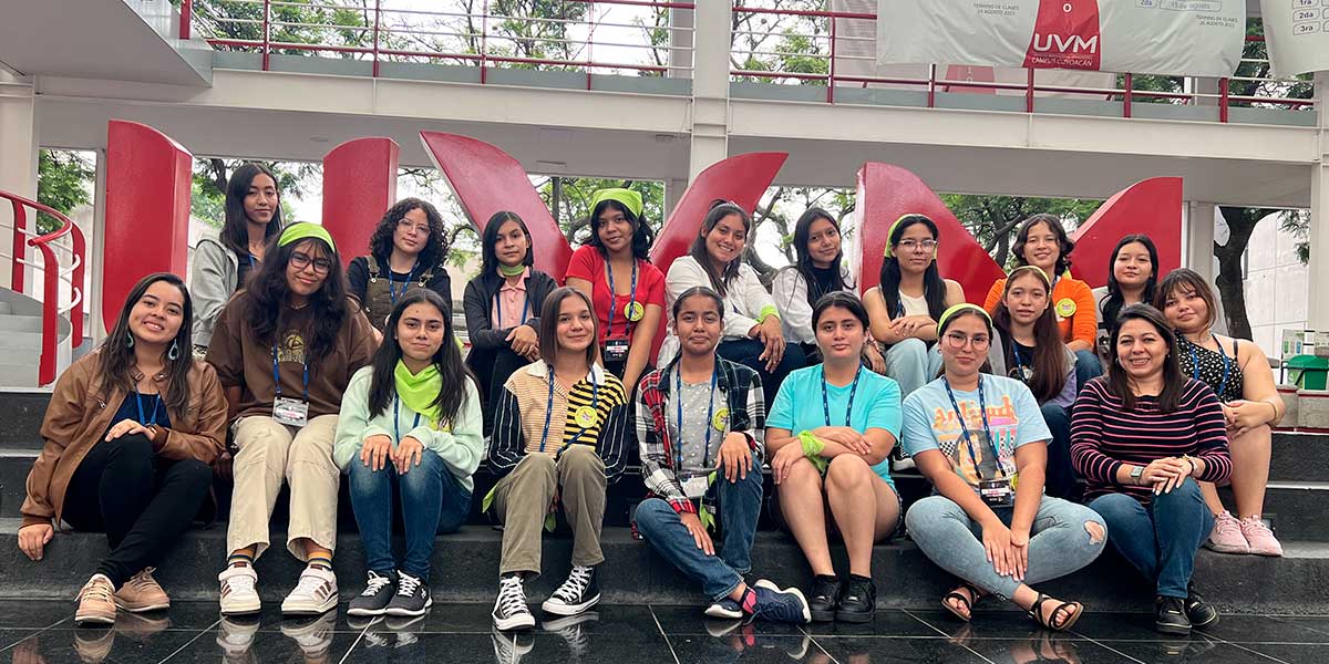 Alumnas de educación media del país participan en campamento científico en México 