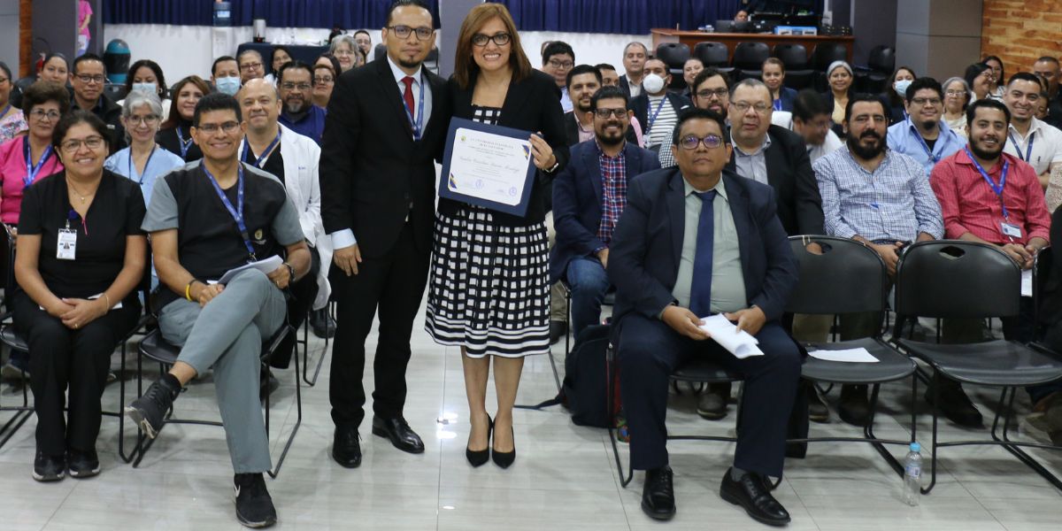 Directora de Maestría en Gestión del Currículum UDB impartió conferencia sobre internacionalización del currículo 