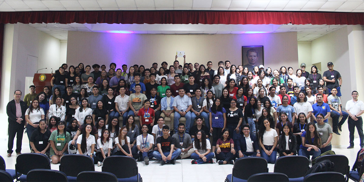 Programa de Becas UDB celebró Día del Becario 