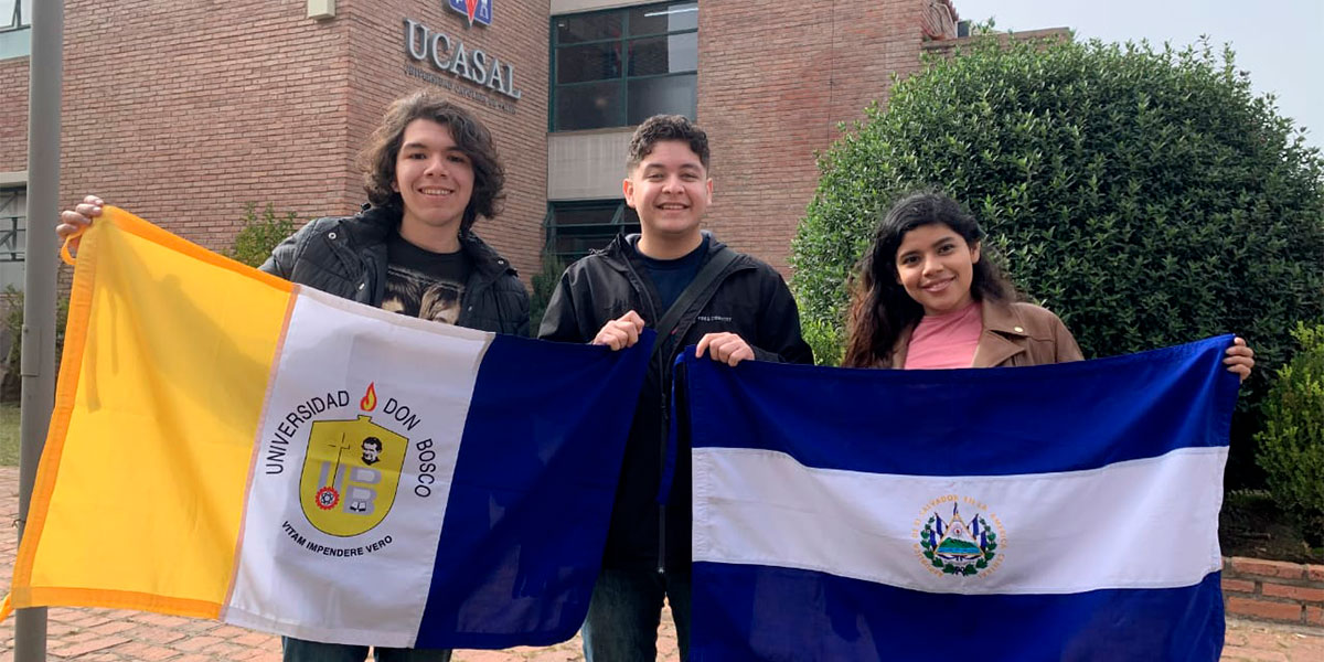 Alumnos de la Escuela de Comunicación realizaron movilidad internacional en Argentina 