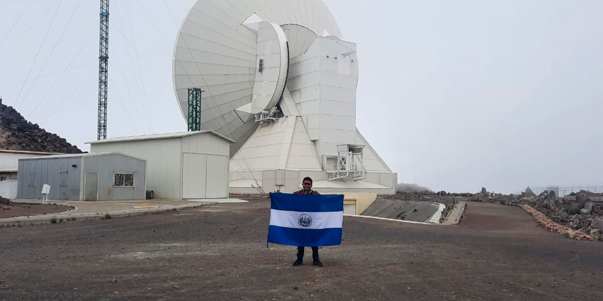 Docente y colaborador del Observatorio Micro Macro participó en la Escuela Internacional para Jóvenes Astrónomos en México 