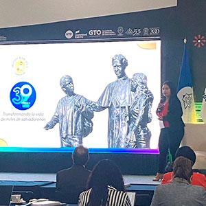 UDB presenta experiencias en recaudación de fondos para sus programas de becas 