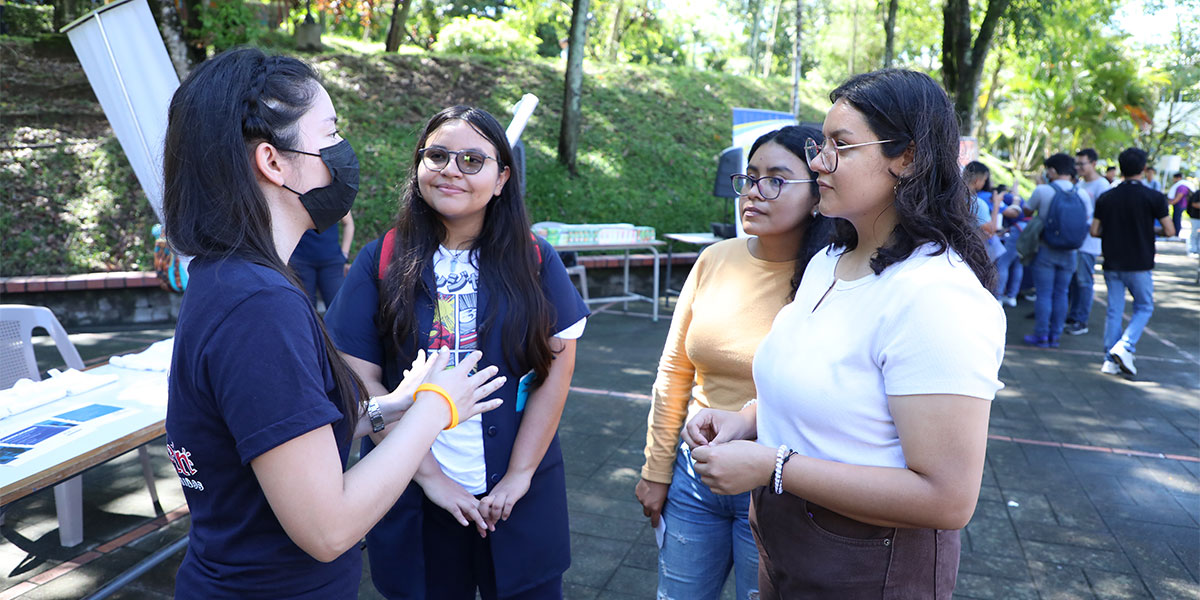 UDB realiza Feria de Servicio Social Estudiantil 