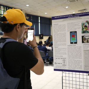 Escuela de Computación realiza primera exposición de pósteres científicos 