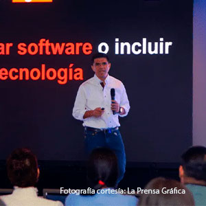 Estudiantes de la Facultad de Ingeniería participan en programa tecnológico de Diana 