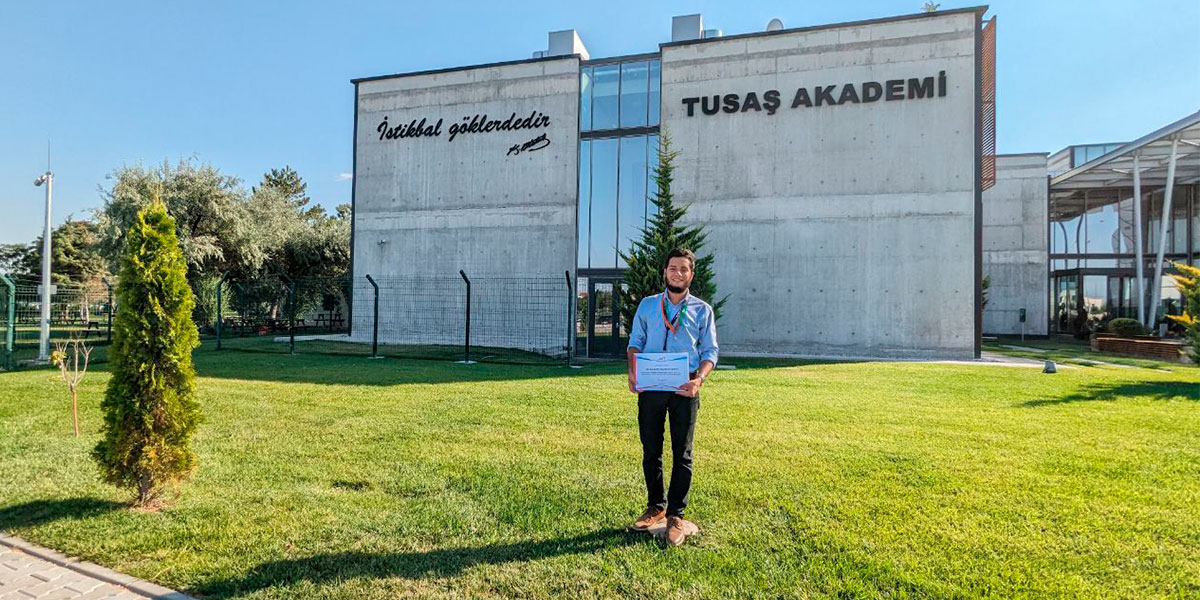 Graduado de Ingeniería en Aeronáutica colabora con empresa aeroespacial en Turquía 