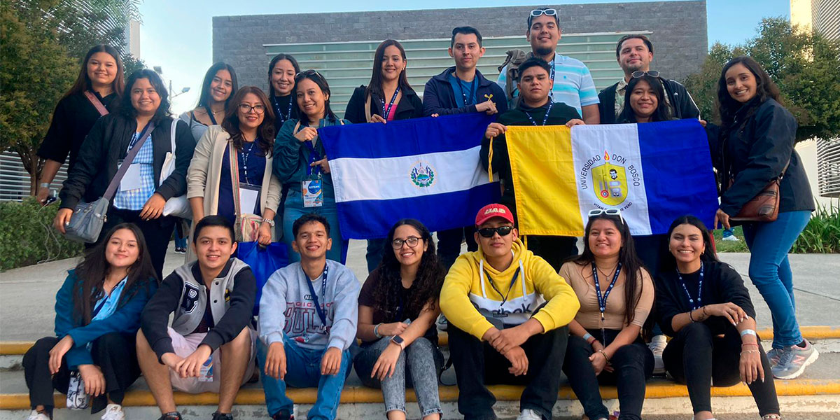 Delegación de la Escuela de Idiomas y Educación participó en encuentro internacional de turismo 