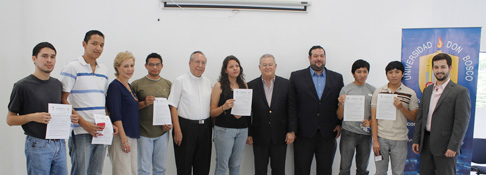 Fundación Rafael Meza Ayau apoya con becas a estudiantes de la UDB