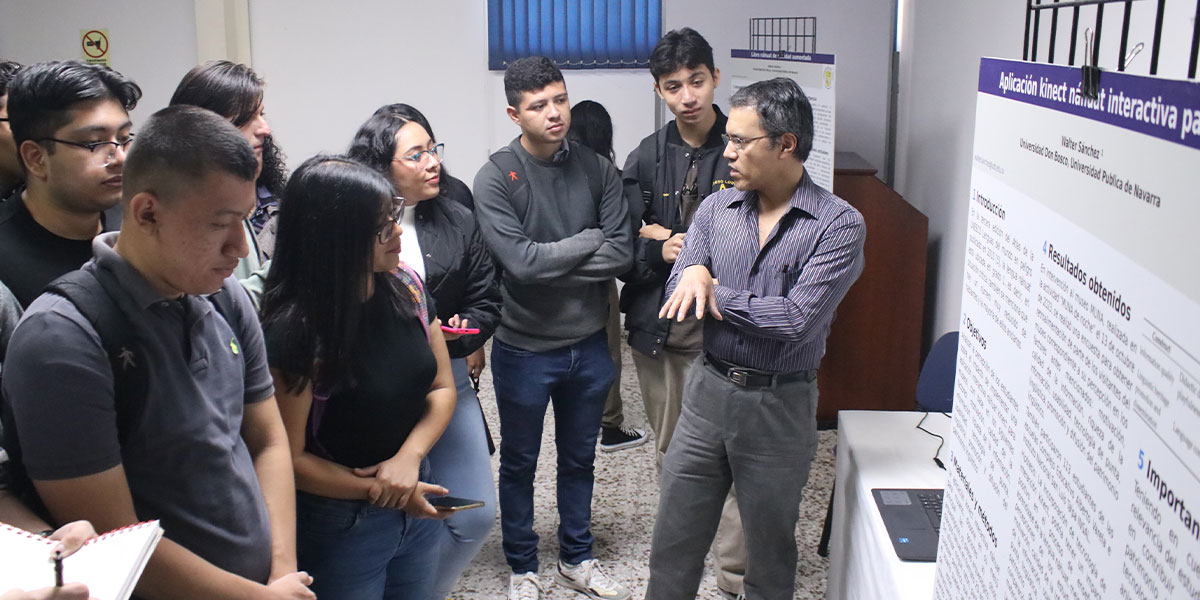 Escuela de Computación presenta pósteres científicos 