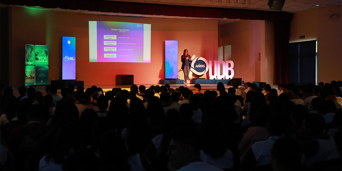 Estudiantes de bachillerato participan de espacios formativos en la UDB 