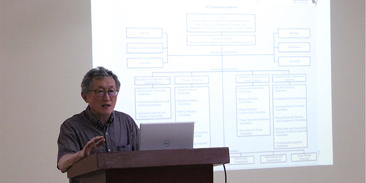 Profesional internacional de IEEE imparte ponencia en la UDB 