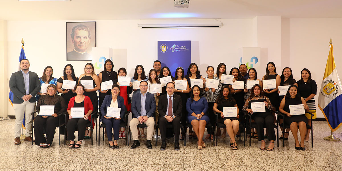 29 mujeres completan con éxito el diplomado de introducción a la construcción de la UDB y Holcim 