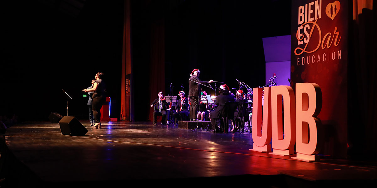 Realizan segunda edición del Concierto Navideño Pro Becas “Bien es dar Educación” 